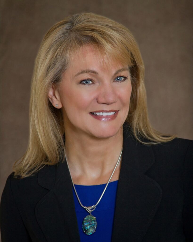 Headshot of Kathy Cummings